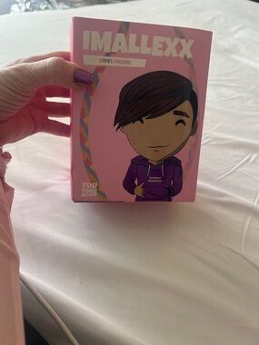 IMALLEXX Pink Vinyl Figure – Collectible Kids Action Figure